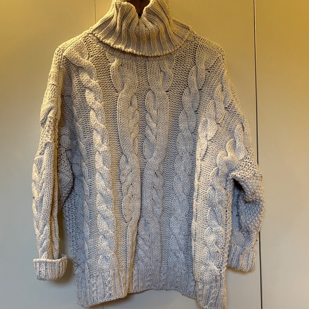Topshop Ivory Cable Knit Turtleneck Sweater Medium